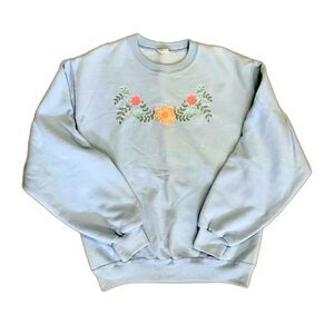 Vintage Light Blue Floral Embroidered Crewneck Sweatshirt Size S/M
